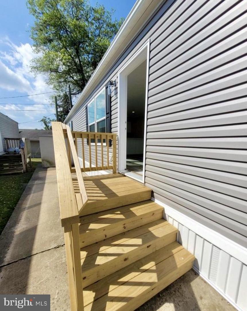 47 Hilltop Ave Property Photo 2