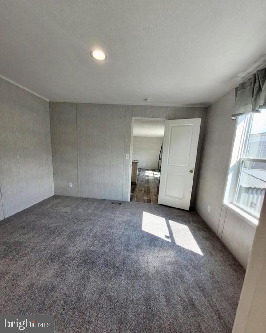 47 Hilltop Ave Property Photo 7