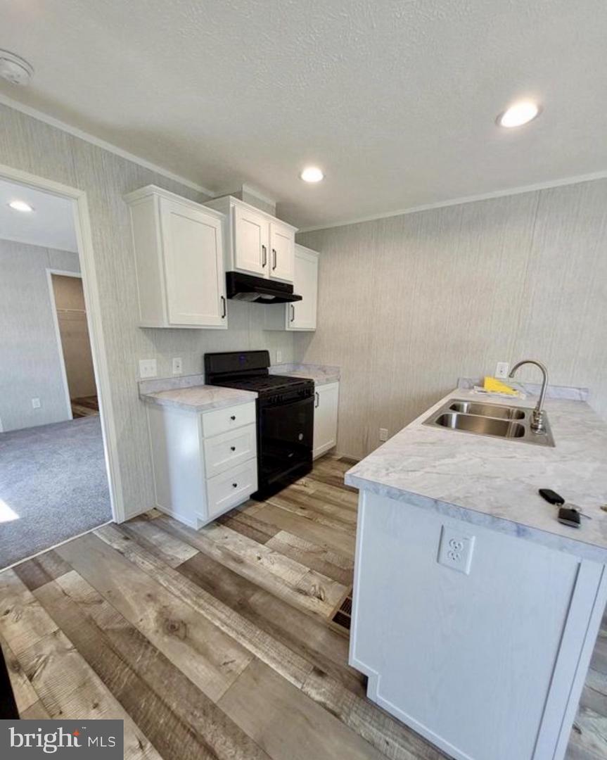 47 Hilltop Ave Property Photo 13