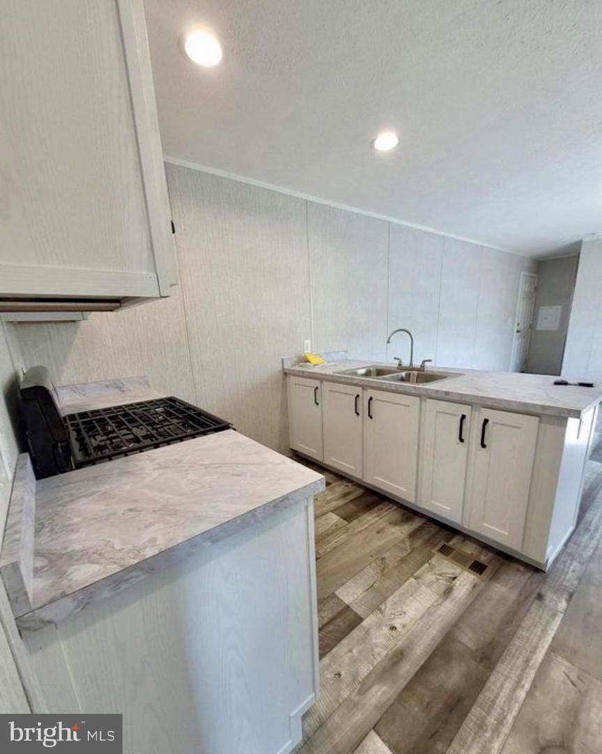 47 Hilltop Ave Property Photo 14