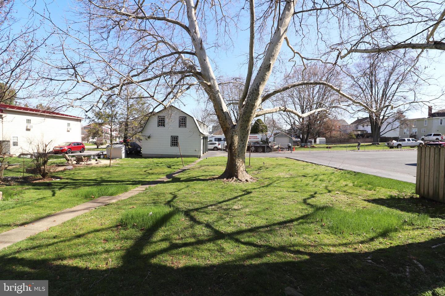 1413-23 W Main St Property Photo 35
