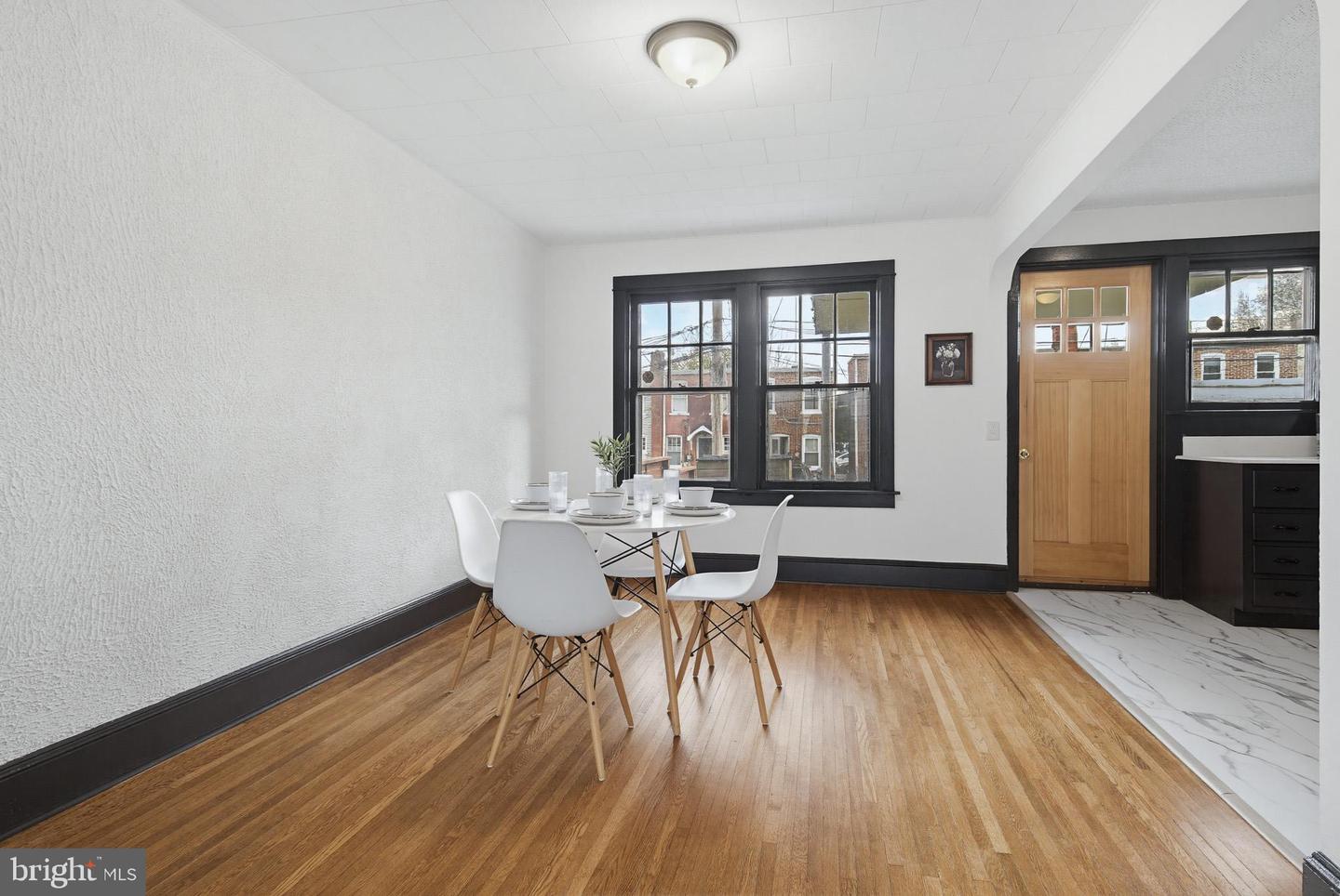 636 3rd St Property Photo 11