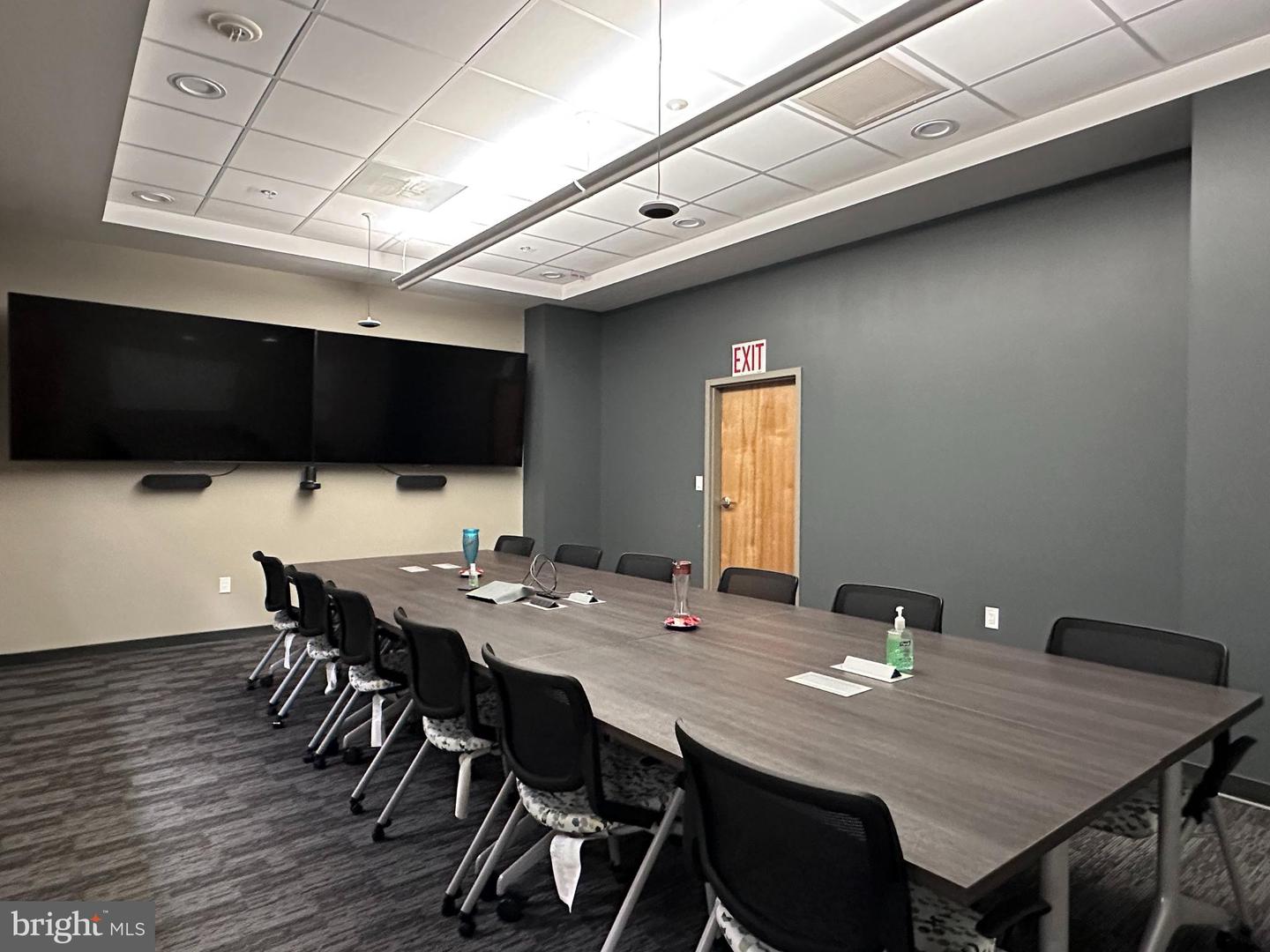 29 E King St #suite 101 Property Photo 11