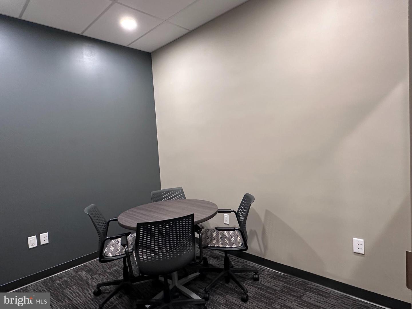 29 E King St #suite 101 Property Photo 12
