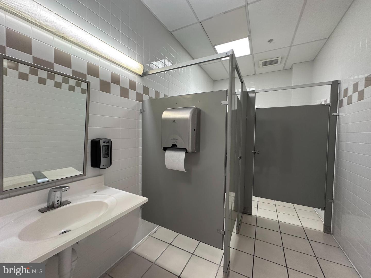 29 E King St #suite 101 Property Photo 13