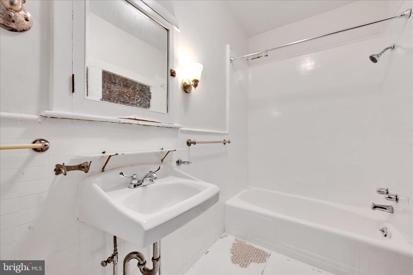 445 N Duke St Property Photo 32