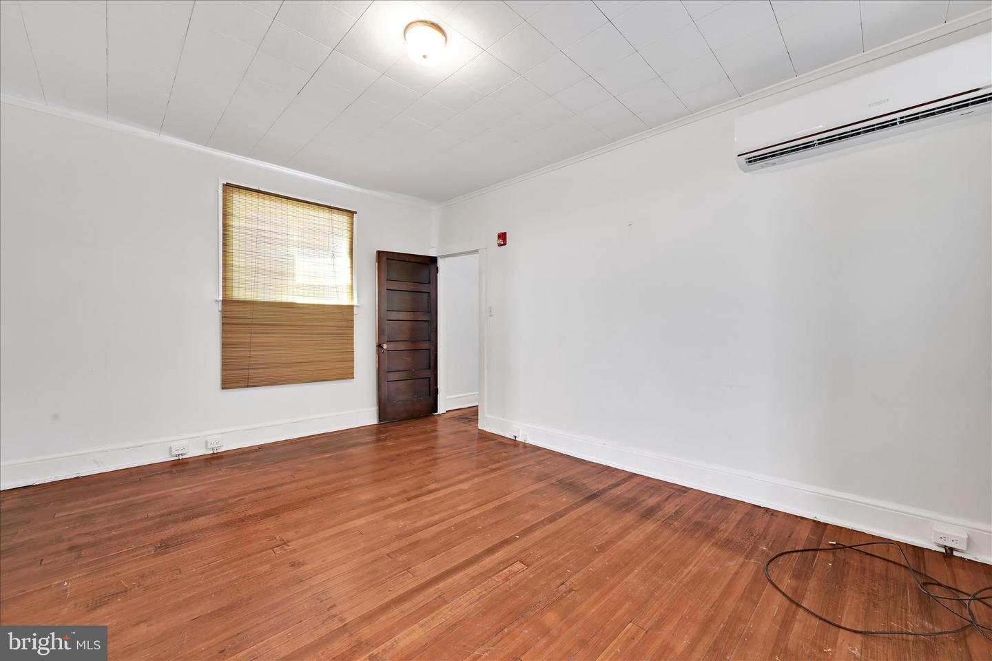 445 N Duke St Property Photo 34
