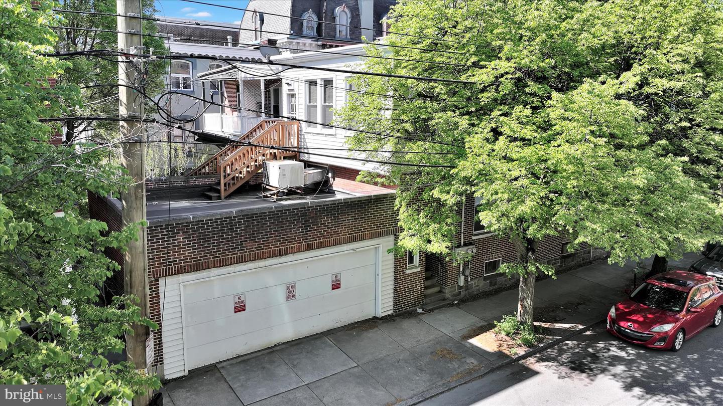 445 N Duke St Property Photo 40