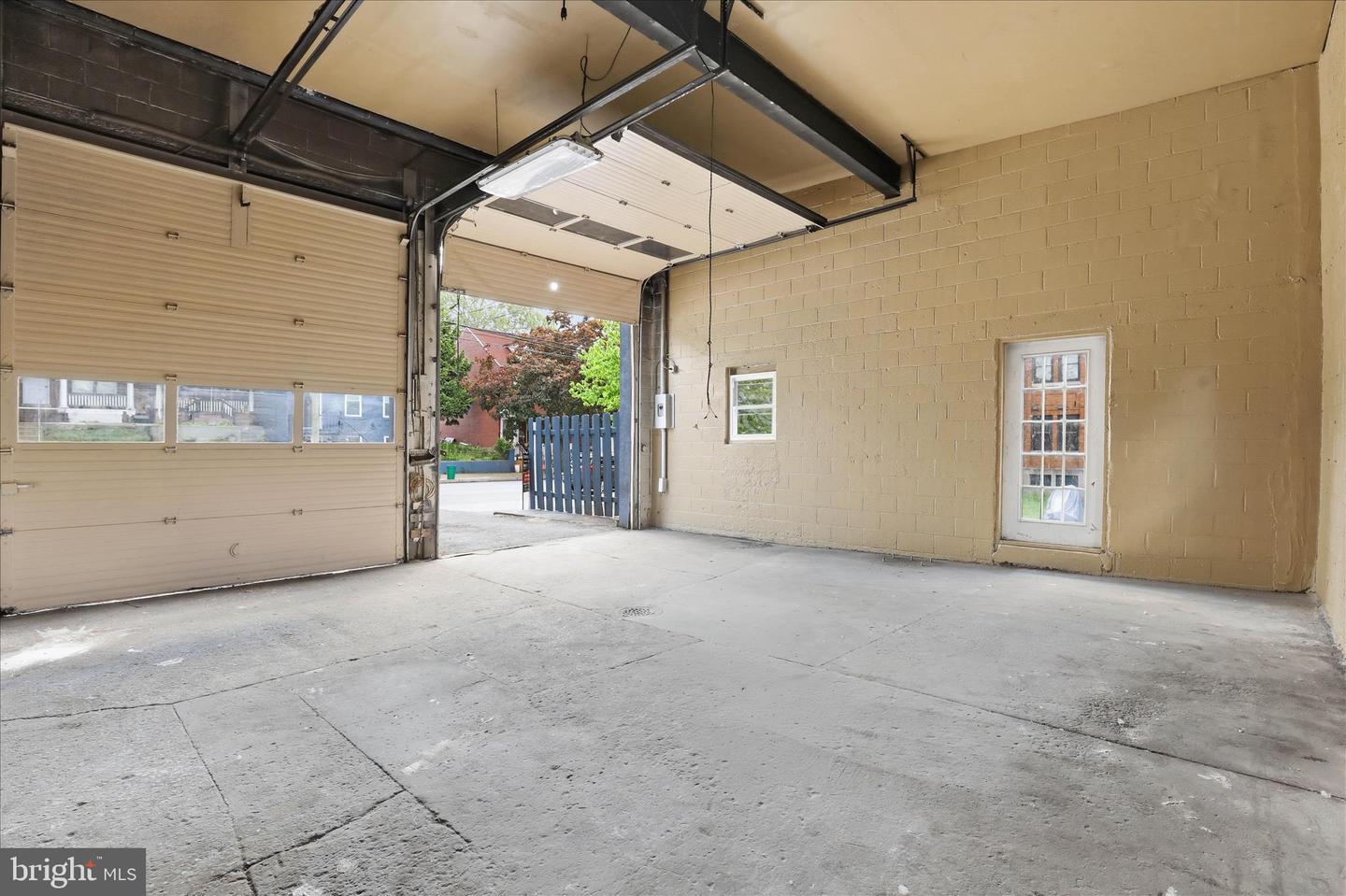 542 S Prince St Property Photo 11