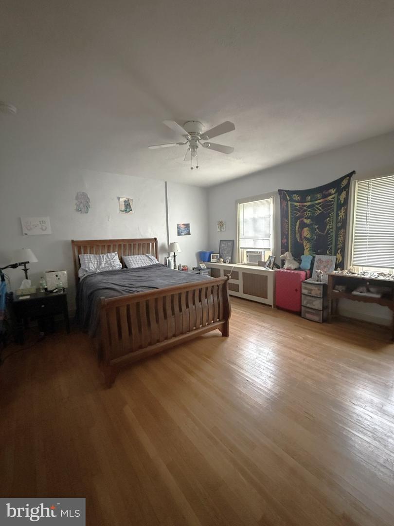 152 E Walnut St Property Photo 8
