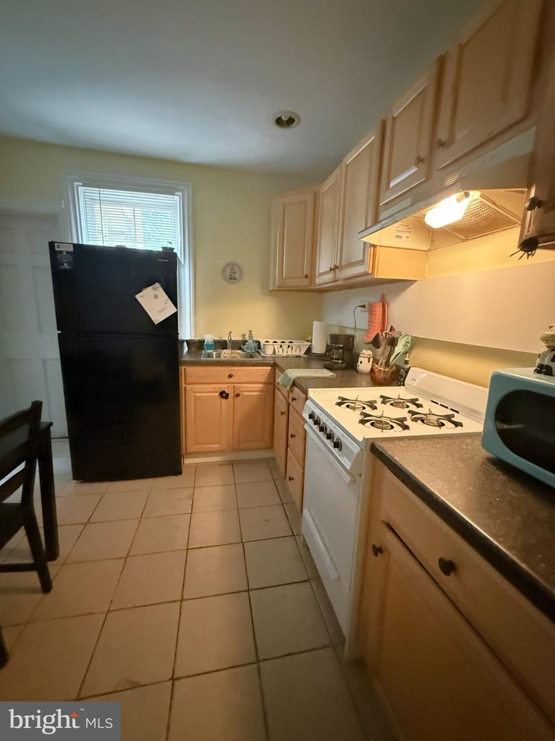 152 E Walnut St Property Photo 12