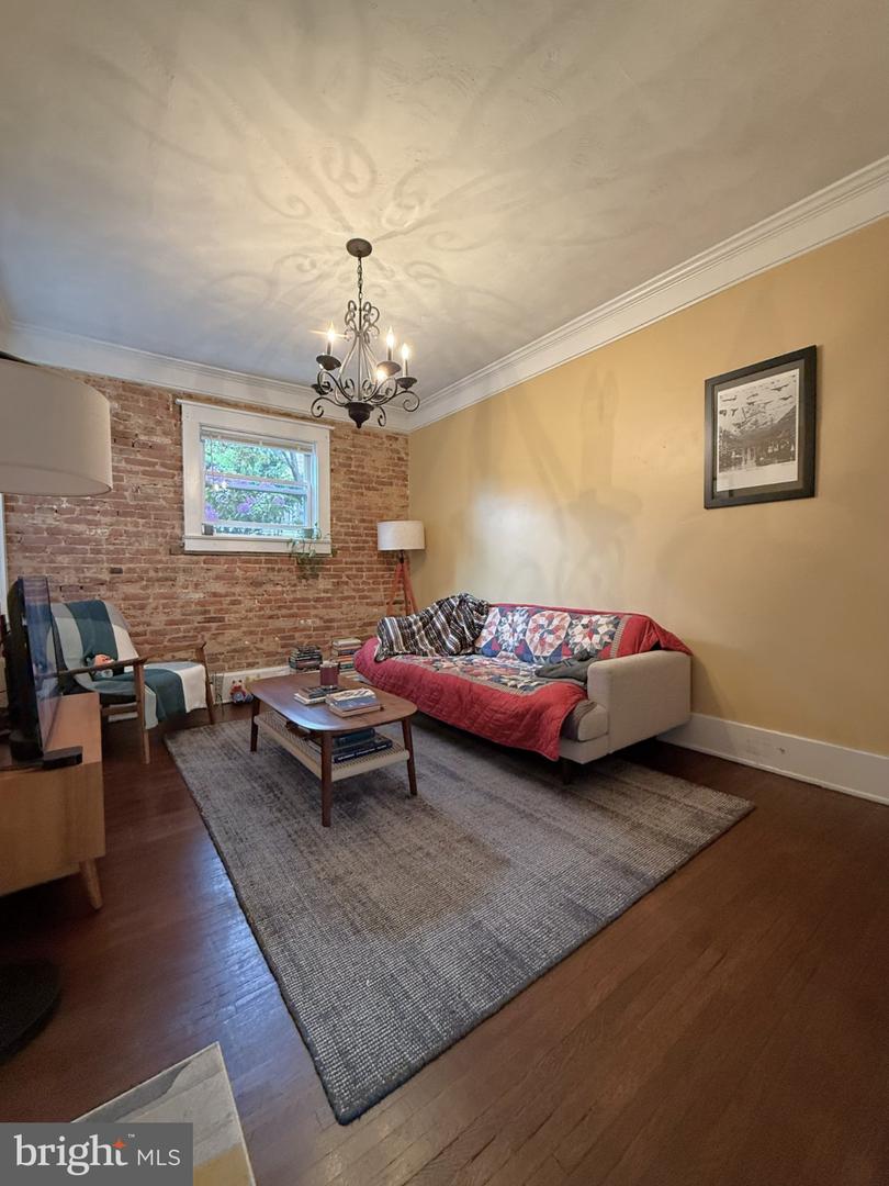 40 N Plum St Property Photo 3