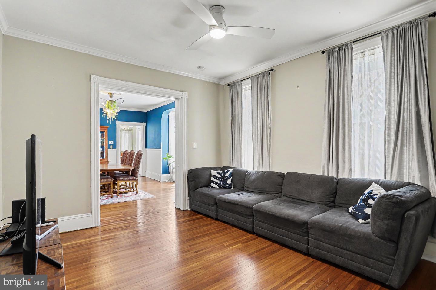 425 N Queen St Property Photo 21