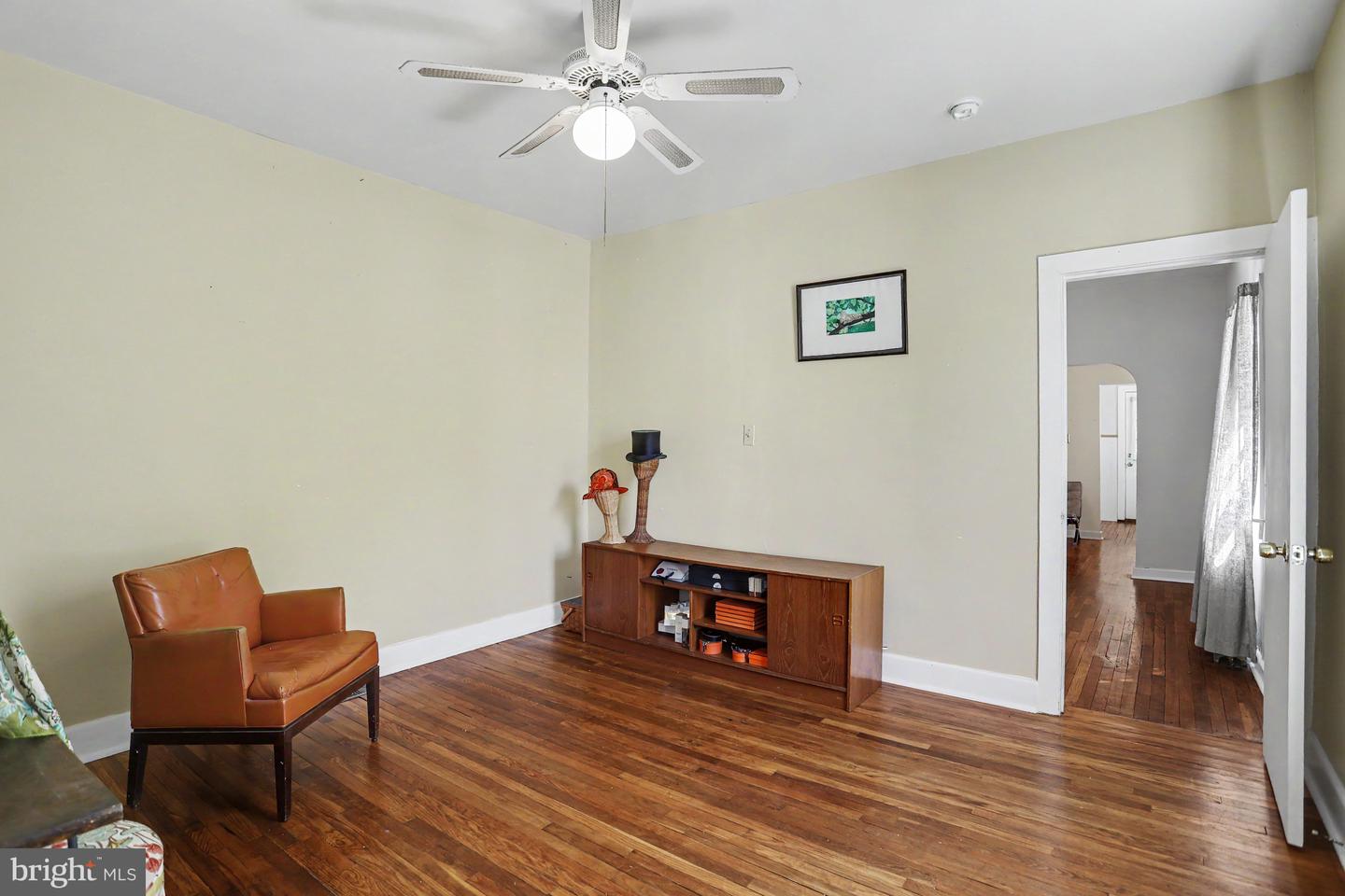 425 N Queen St Property Photo 30