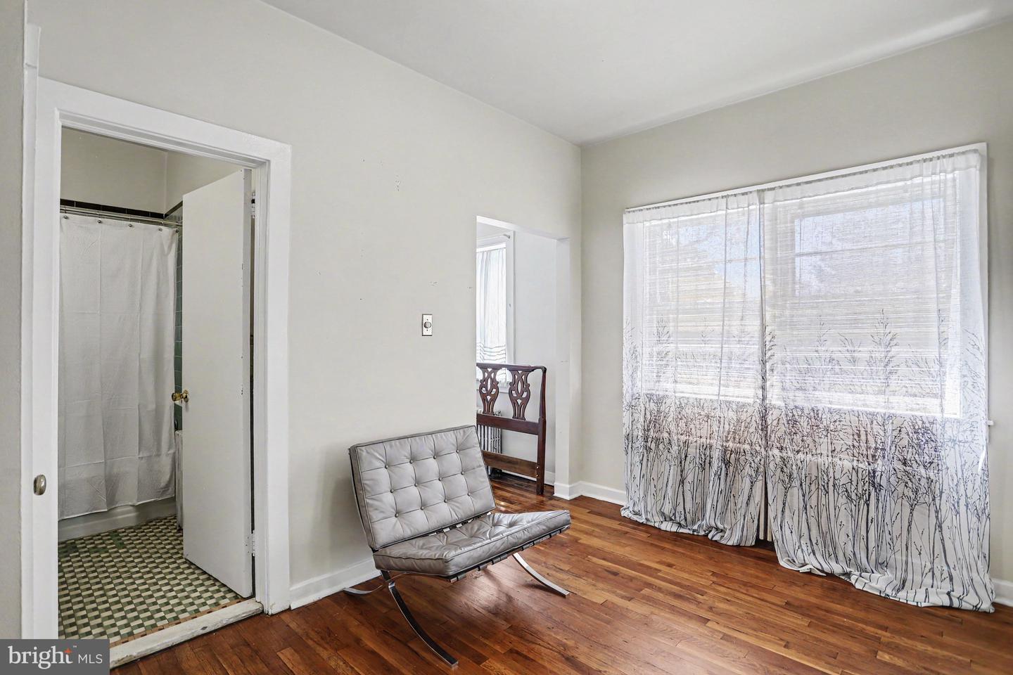 425 N Queen St Property Photo 32