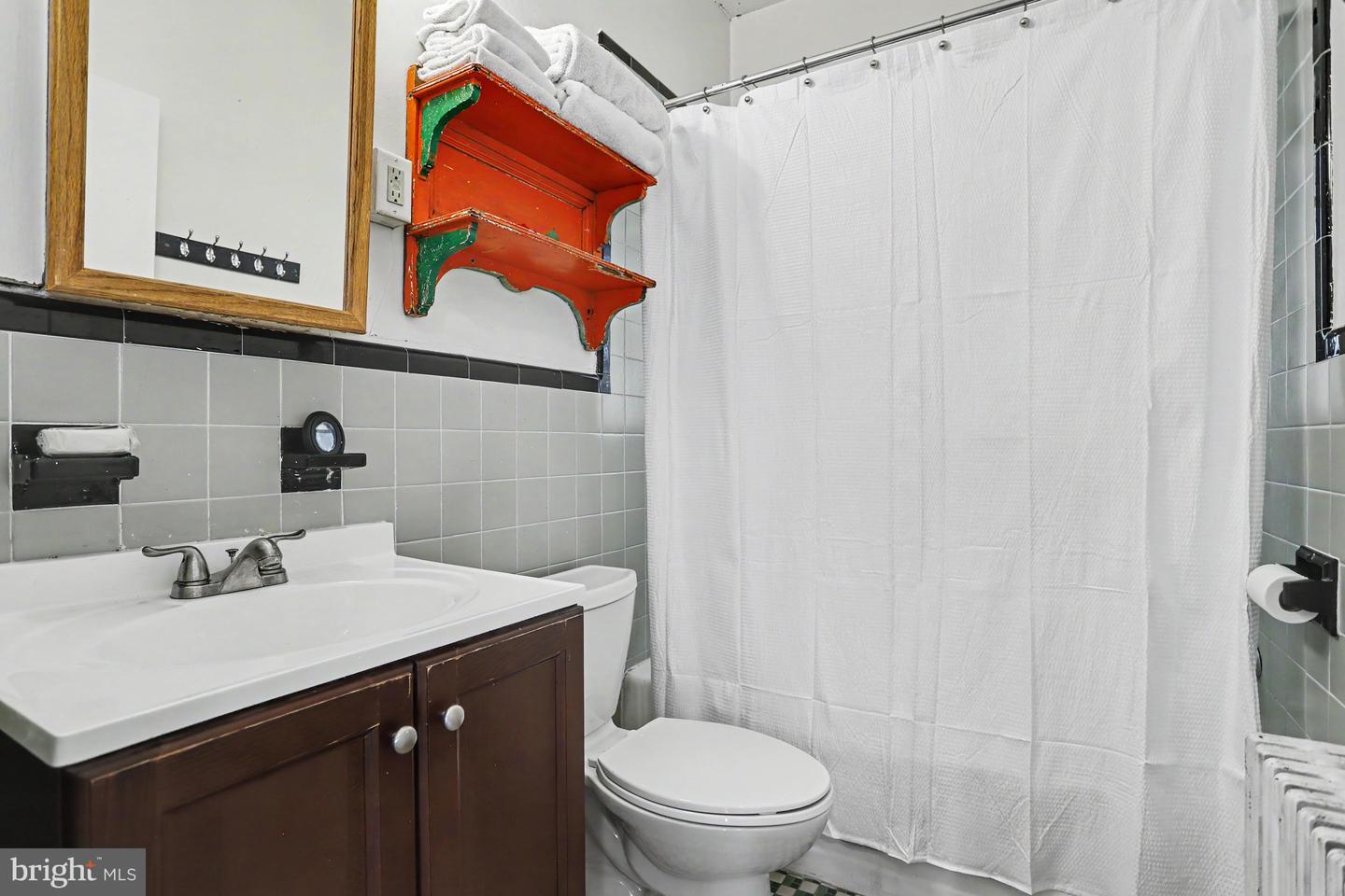 425 N Queen St Property Photo 42