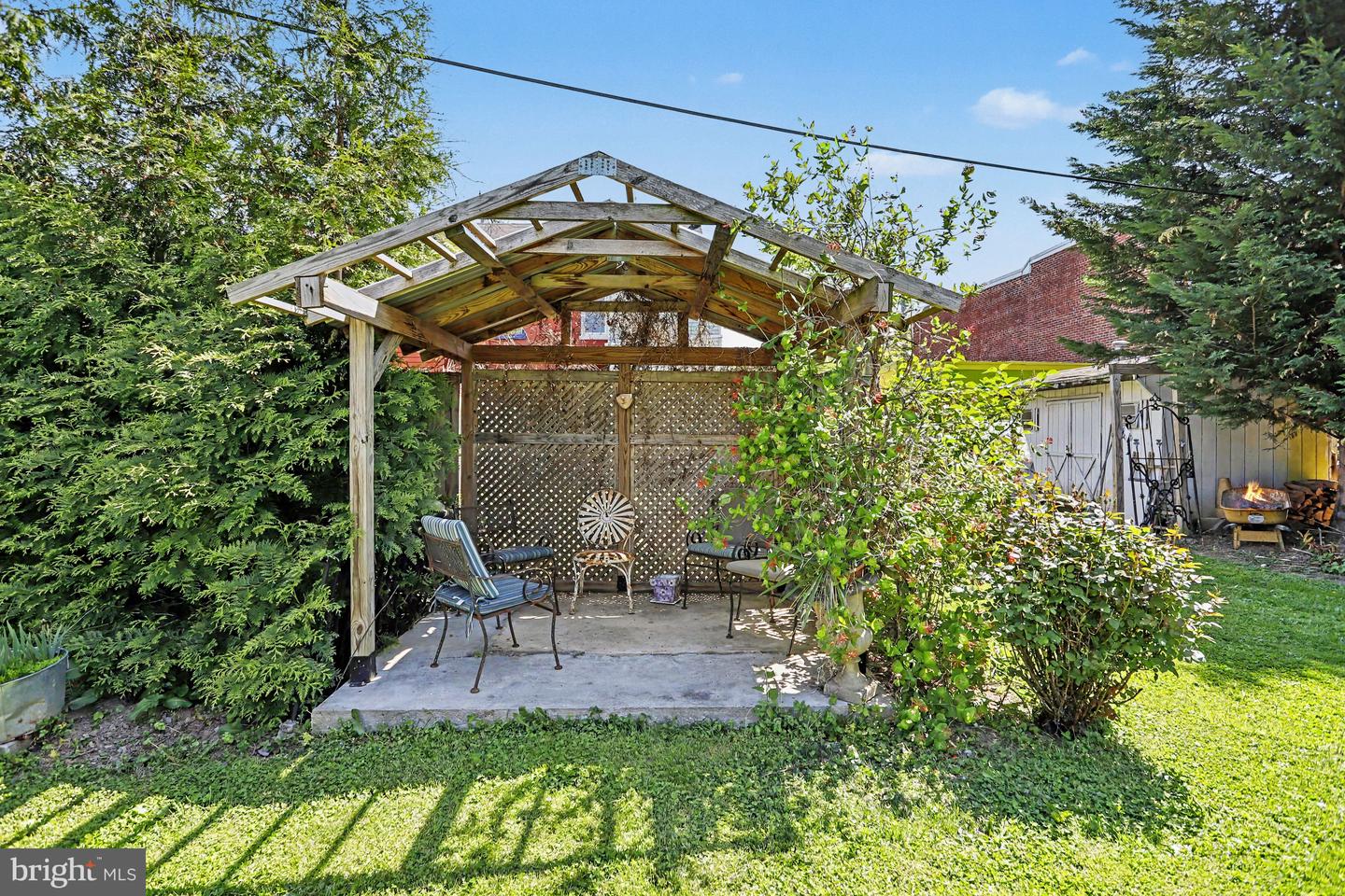 425 N Queen St Property Photo 50