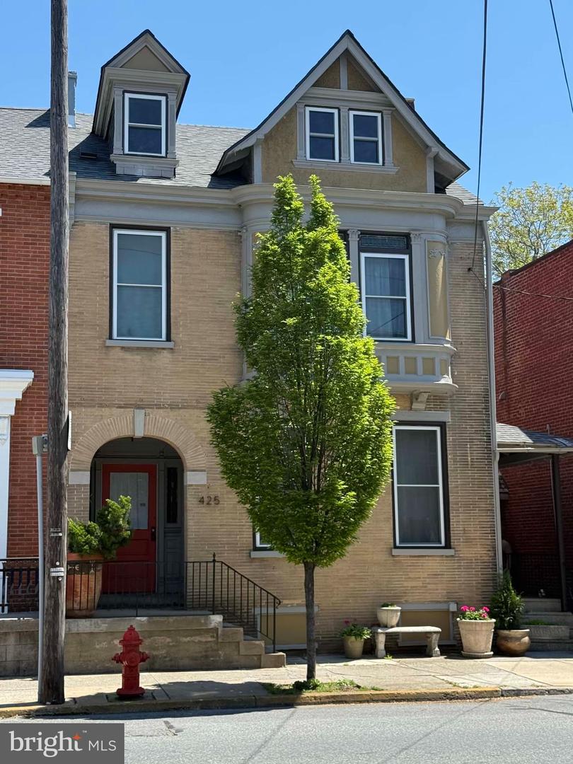 425 N Queen St Property Photo 51
