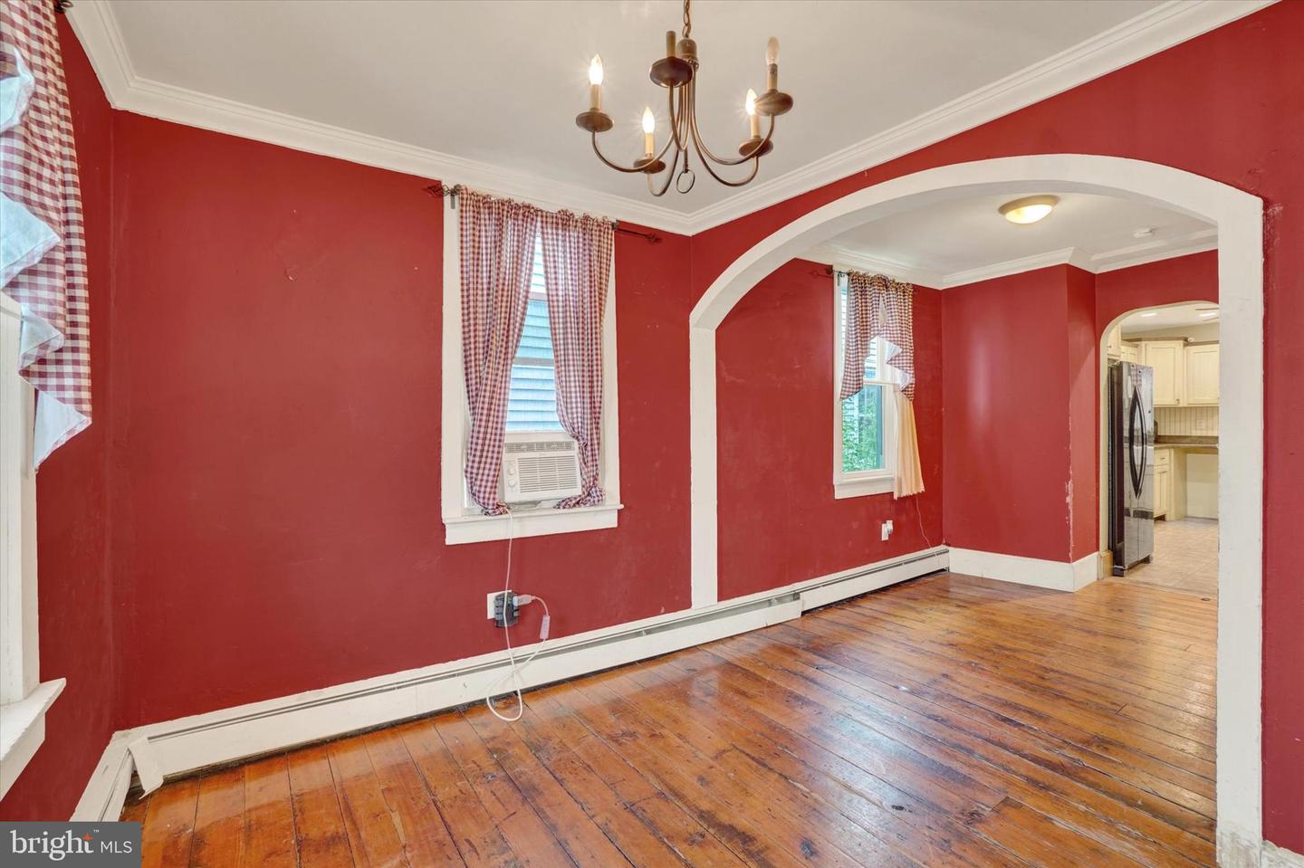 532 N State St Property Photo 6