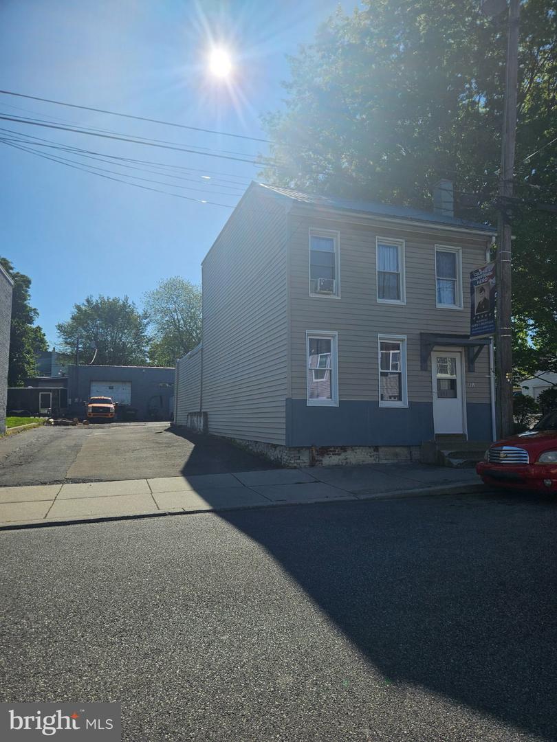 659 Plane Property Photo 1