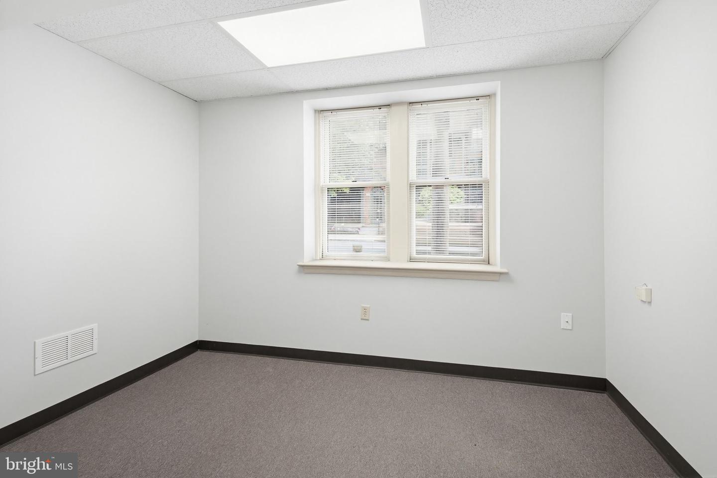 171 E King St Property Photo 13