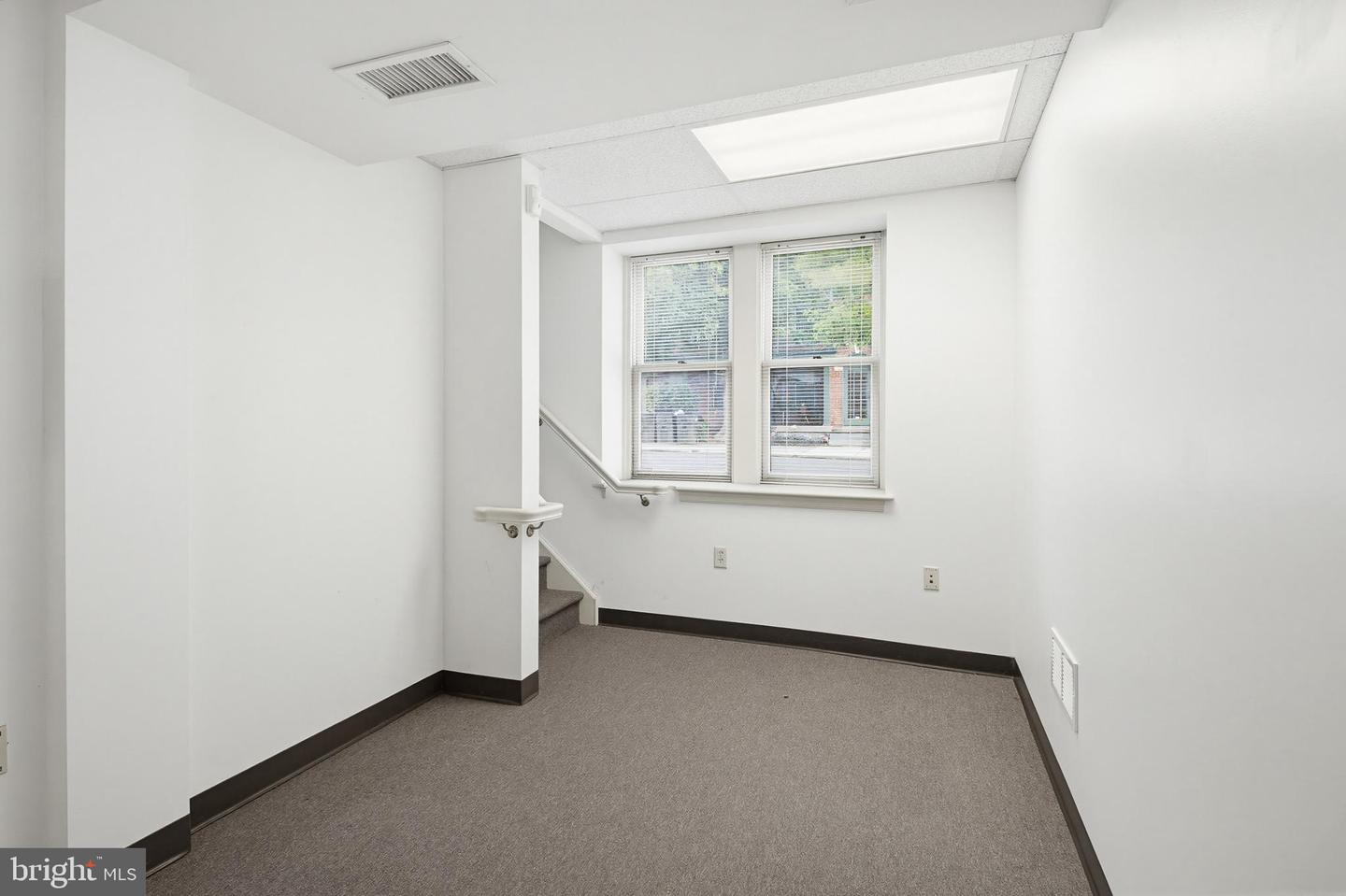 171 E King St Property Photo 15