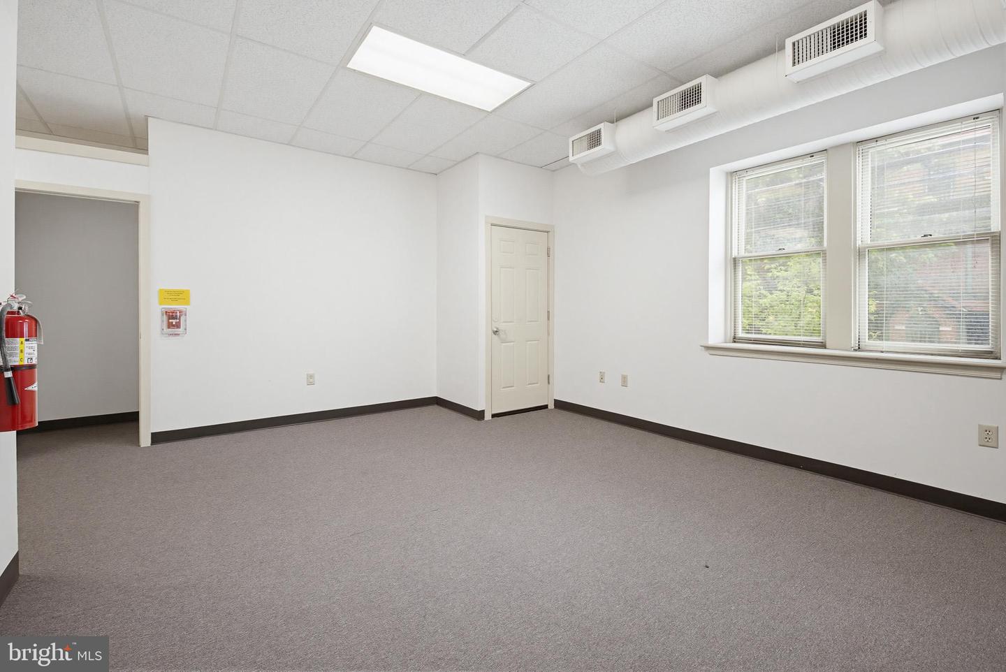 171 E King St Property Photo 23