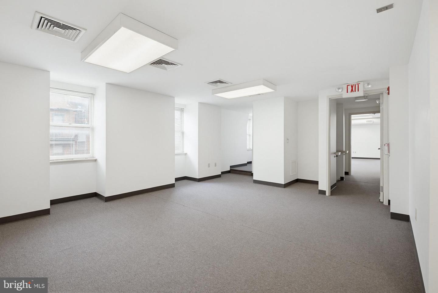 171 E King St Property Photo 32