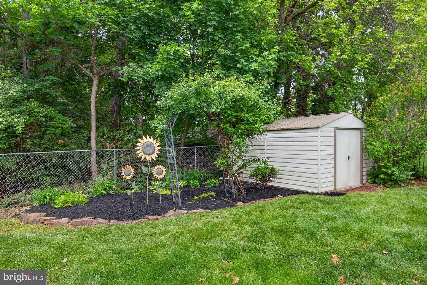 446 Lincoln Ave Property Photo 35