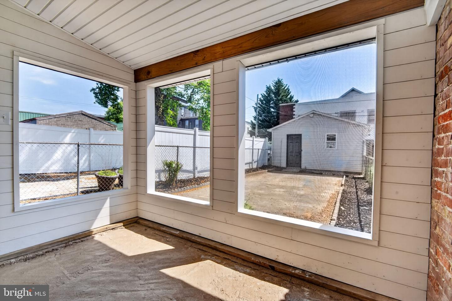 823 N Queen Property Photo 18