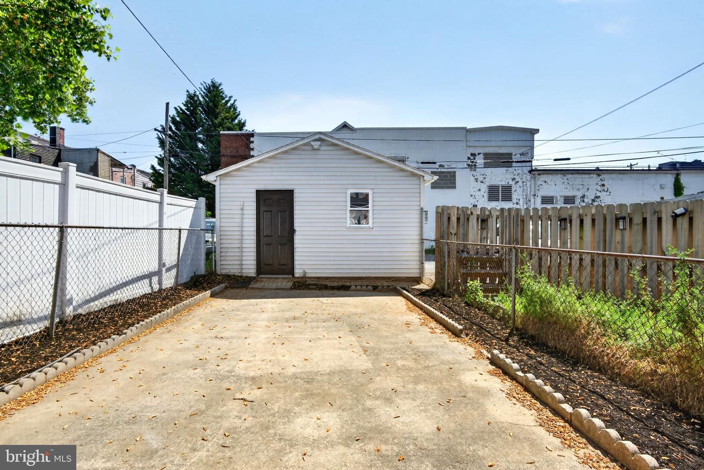 823 N Queen Property Photo 19
