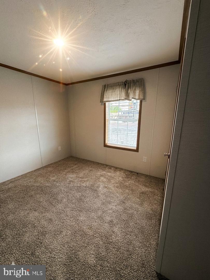 30 Debra Cir Property Photo 5