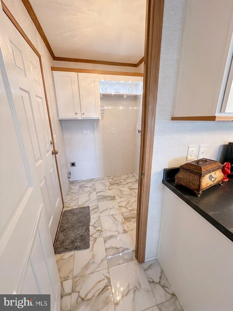 30 Debra Cir Property Photo 9