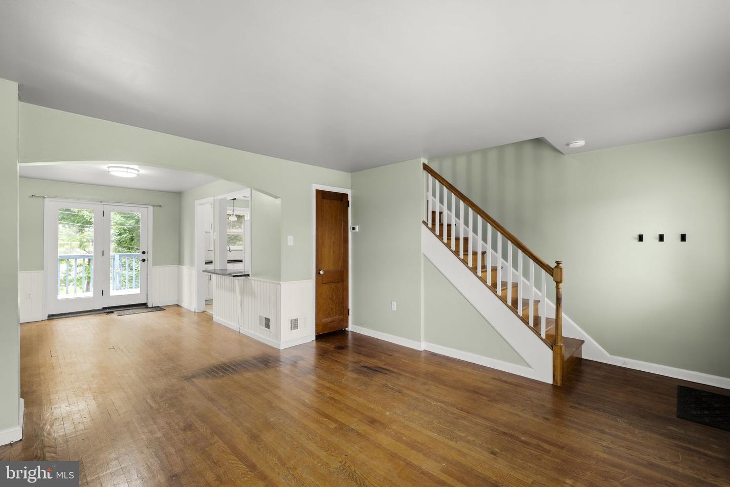 61 Hershey Ave Property Photo 5