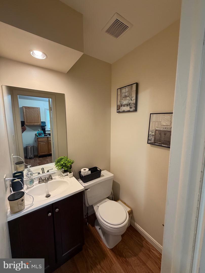 698 Topaz Dr Property Photo 8