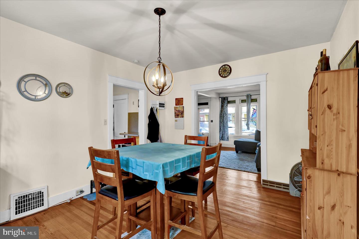 43 E Walnut St Property Photo 8