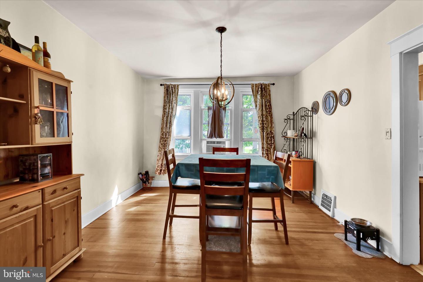 43 E Walnut St Property Photo 9