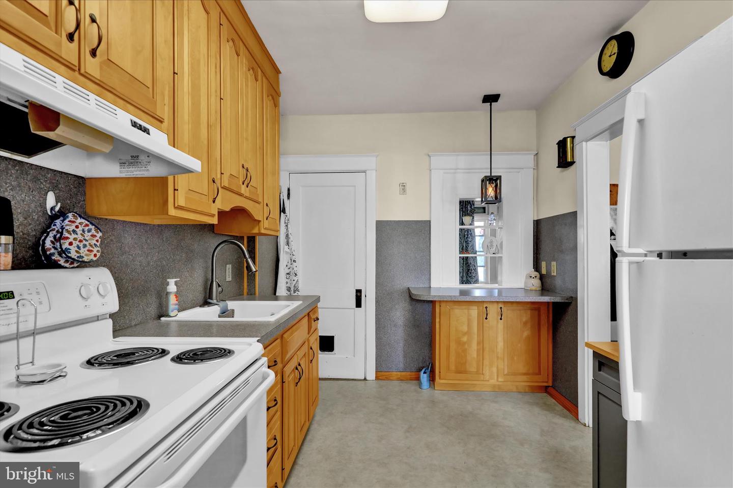 43 E Walnut St Property Photo 13
