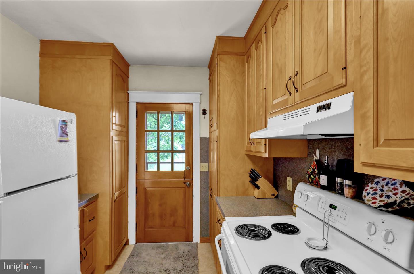 43 E Walnut St Property Photo 14