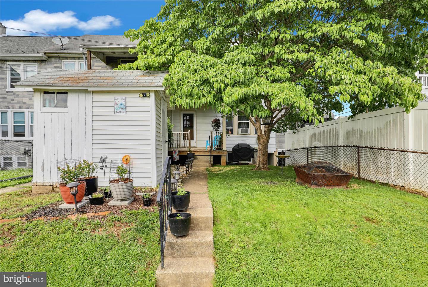 43 E Walnut St Property Photo 28