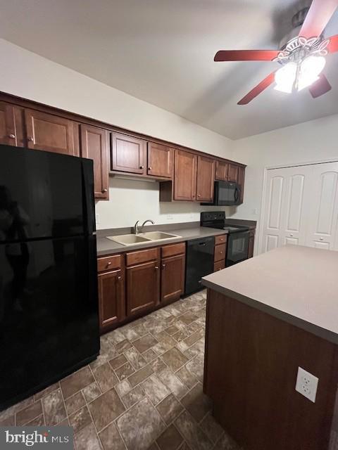 425 Hometowne Ter Property Photo 7