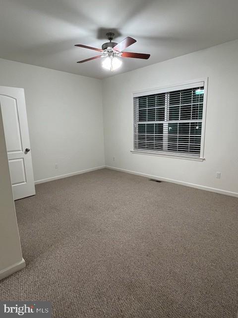 570 Hometowne Ter Property Photo 14