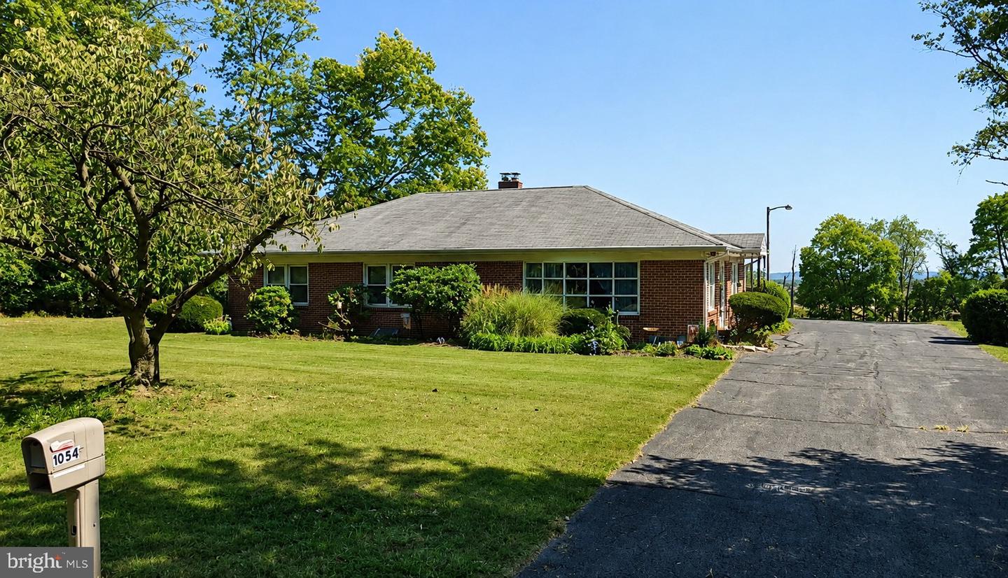 1054 Ridge Rd Property Photo 1