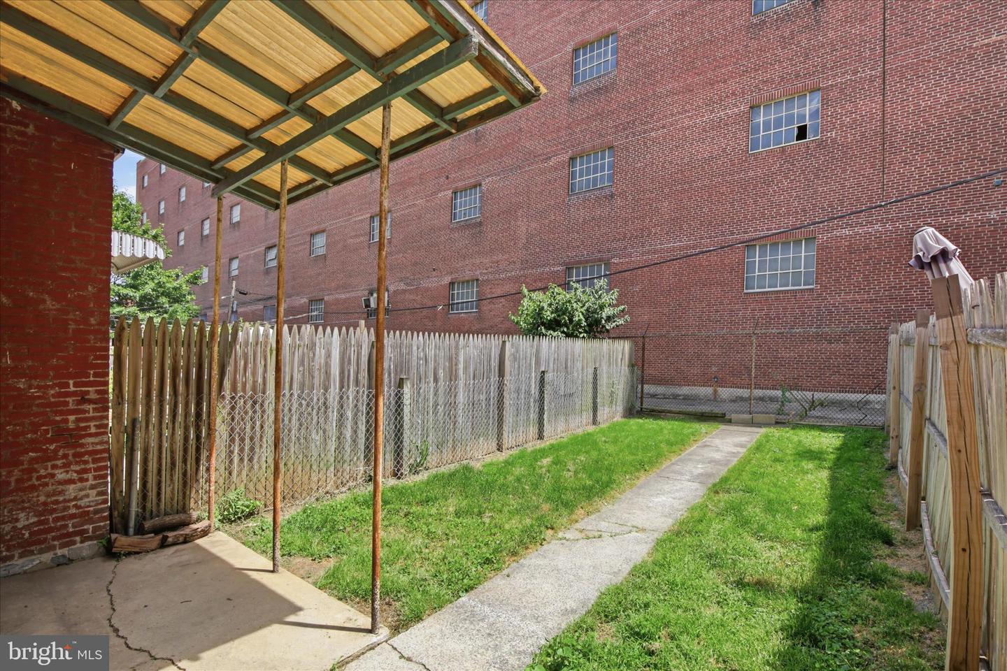 230 W Liberty St Property Photo 37