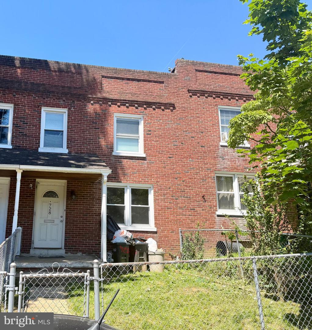 728 S Plum St Property Photo 1