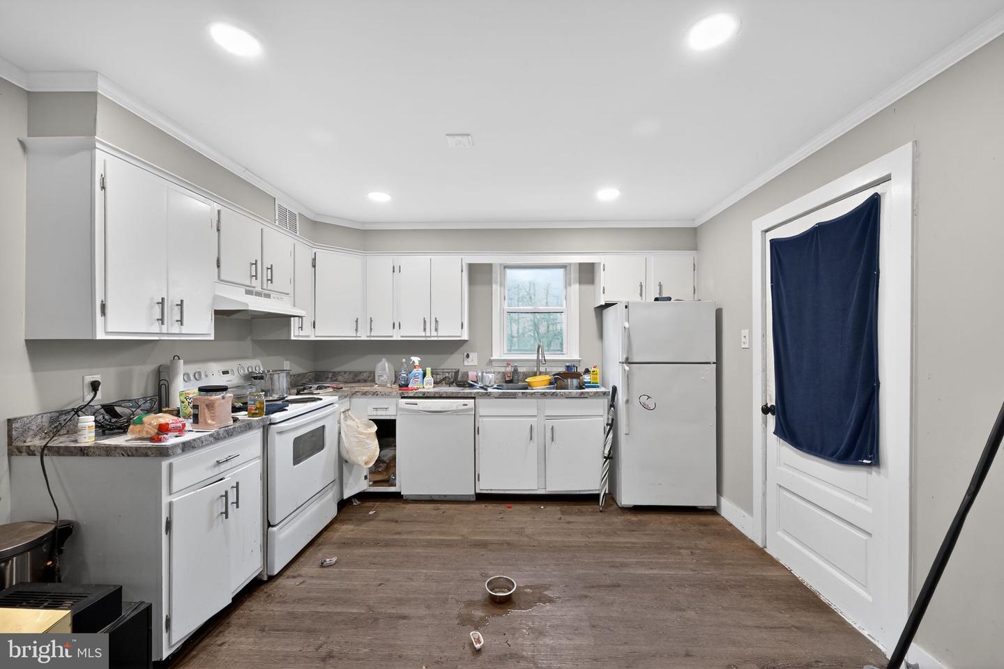 35 W Main Property Photo 8