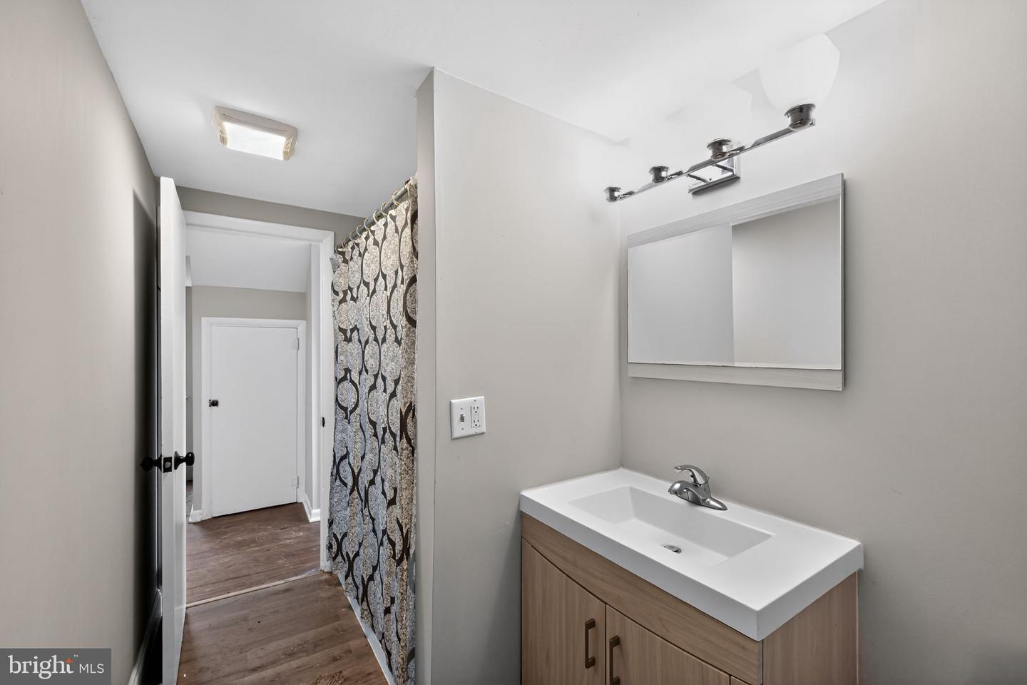 35 W Main Property Photo 15