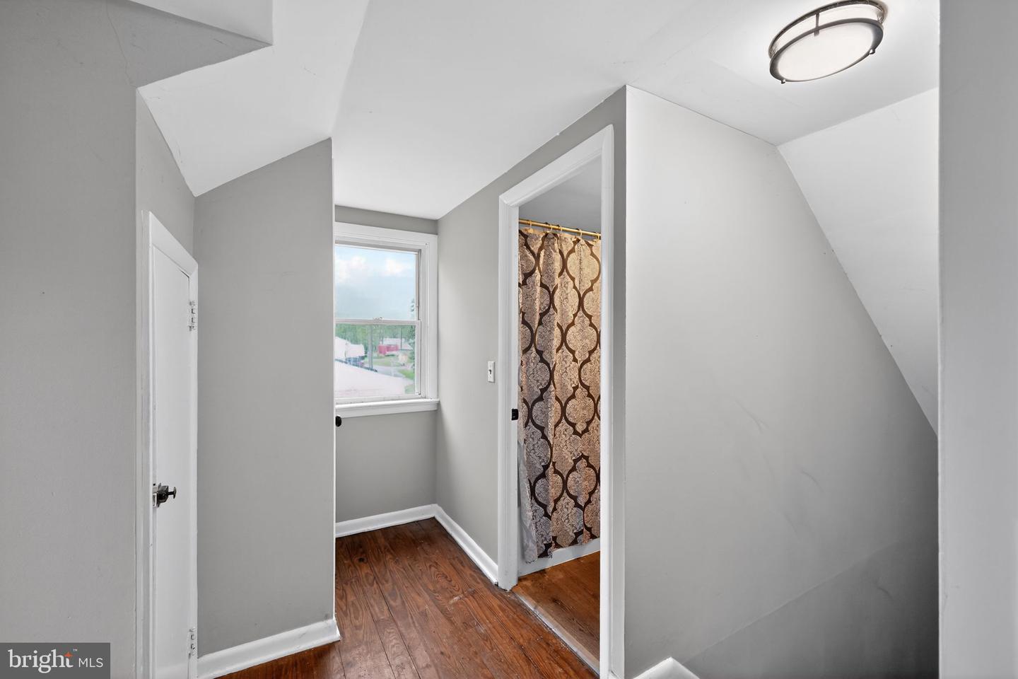 35 W Main Property Photo 18