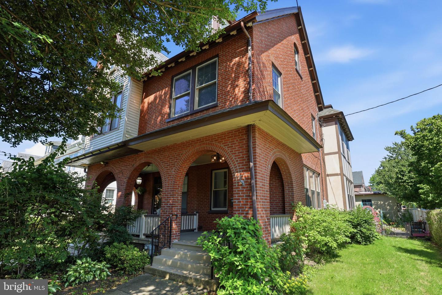 699 New Holland Ave Property Photo 1