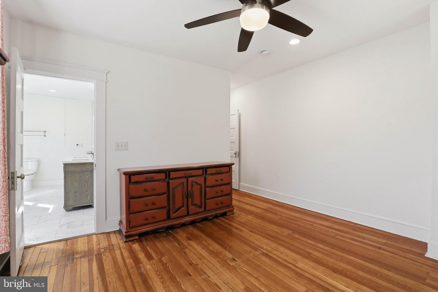 699 New Holland Ave Property Photo 27